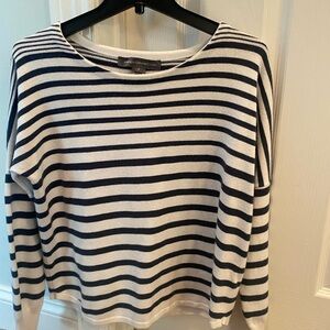 2 French‎ Connections Sweaters